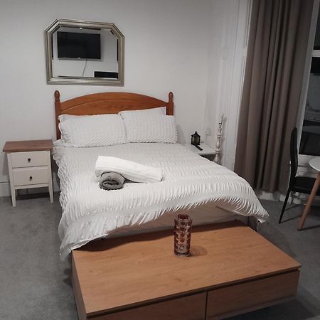 Large Room Near Singleton Hospital Ensuite R6 斯旺西 外观 照片